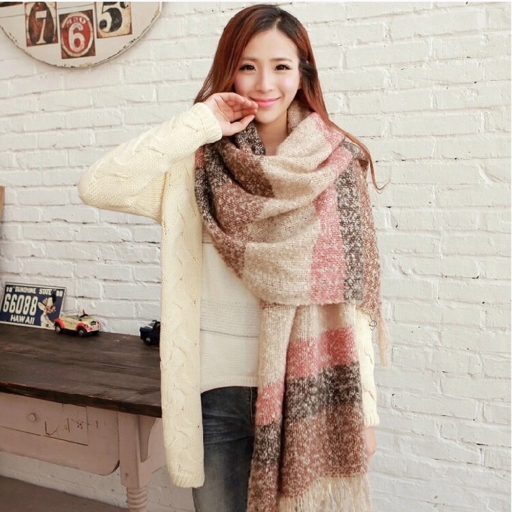 Back in stock! New cozy blanket scarf fringe gift - Picture 3 of 3